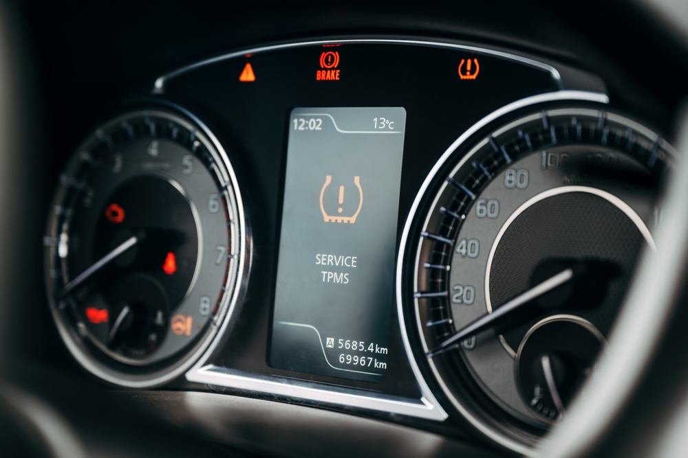胎压侦测系统 (Tire-pressure monitoring system，TPMS) 是行车的配件之一，它能够及时提醒驾驶轮胎状况是否异常